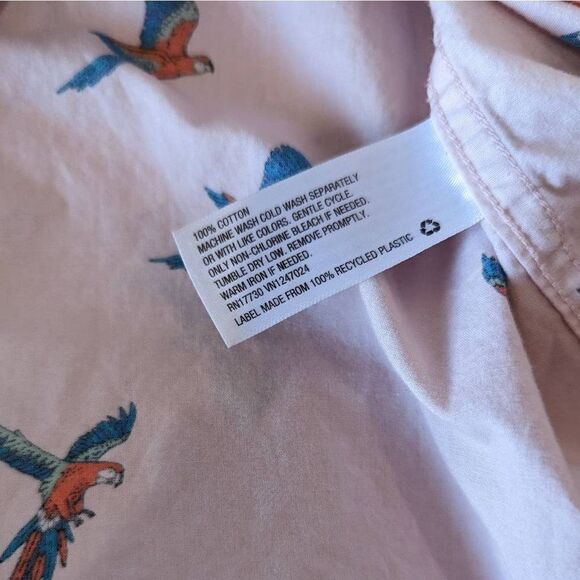 Light Pink Men's Button Down Parrot Shirt Standard Fit Size Small - Picture 6 of 6